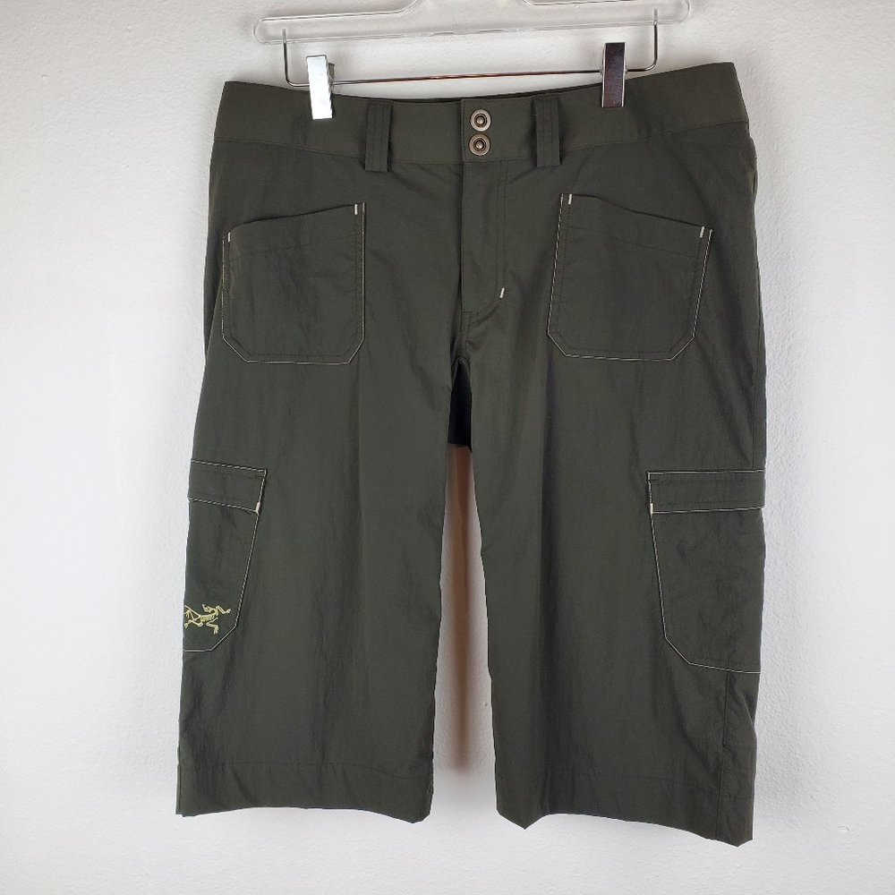 Arc'teryx olive green athletic shorts hiking gorpcore women's size 10